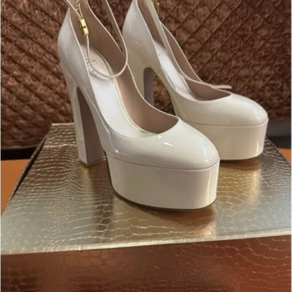 Crème Tan Go Patent Leather Heels